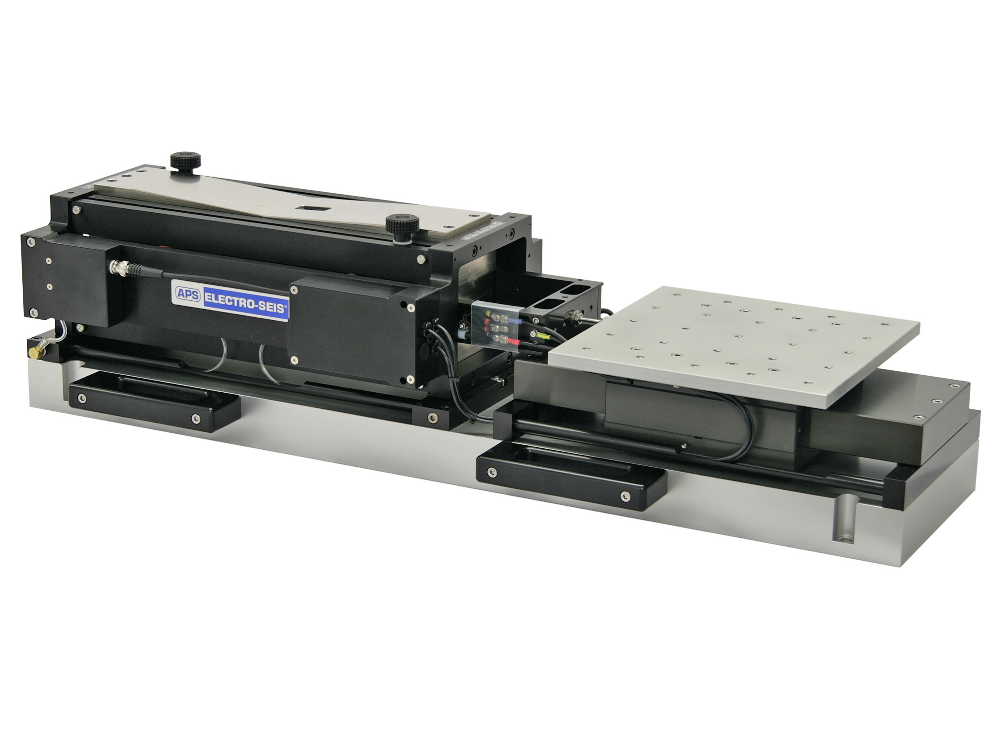 Air-bearing long stroke vibration exciter APS 129