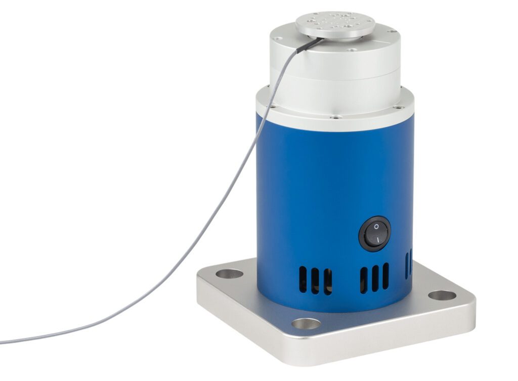 CS Q-LEAP calibration system with DRE-01 rotation exciter7
